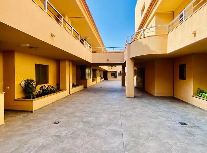 Rooftop Pool דירה *