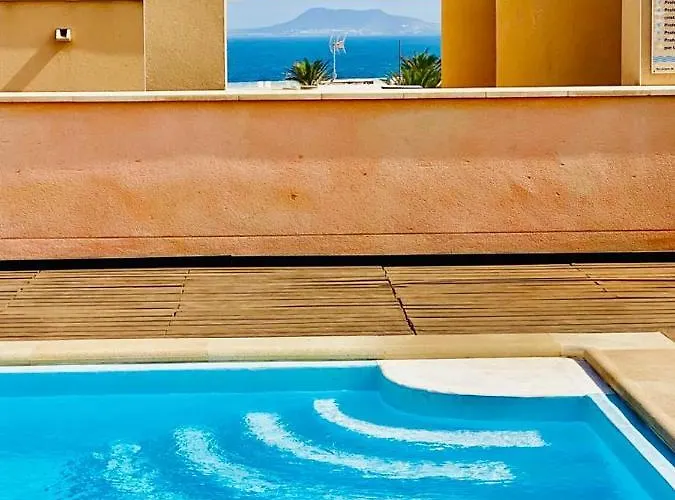 Rooftop Pool דירה *